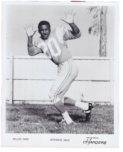 CHUCK MUNCIE SIGNED SAN DIEGO CHARGERS 8X10 PHOTO BECKETT