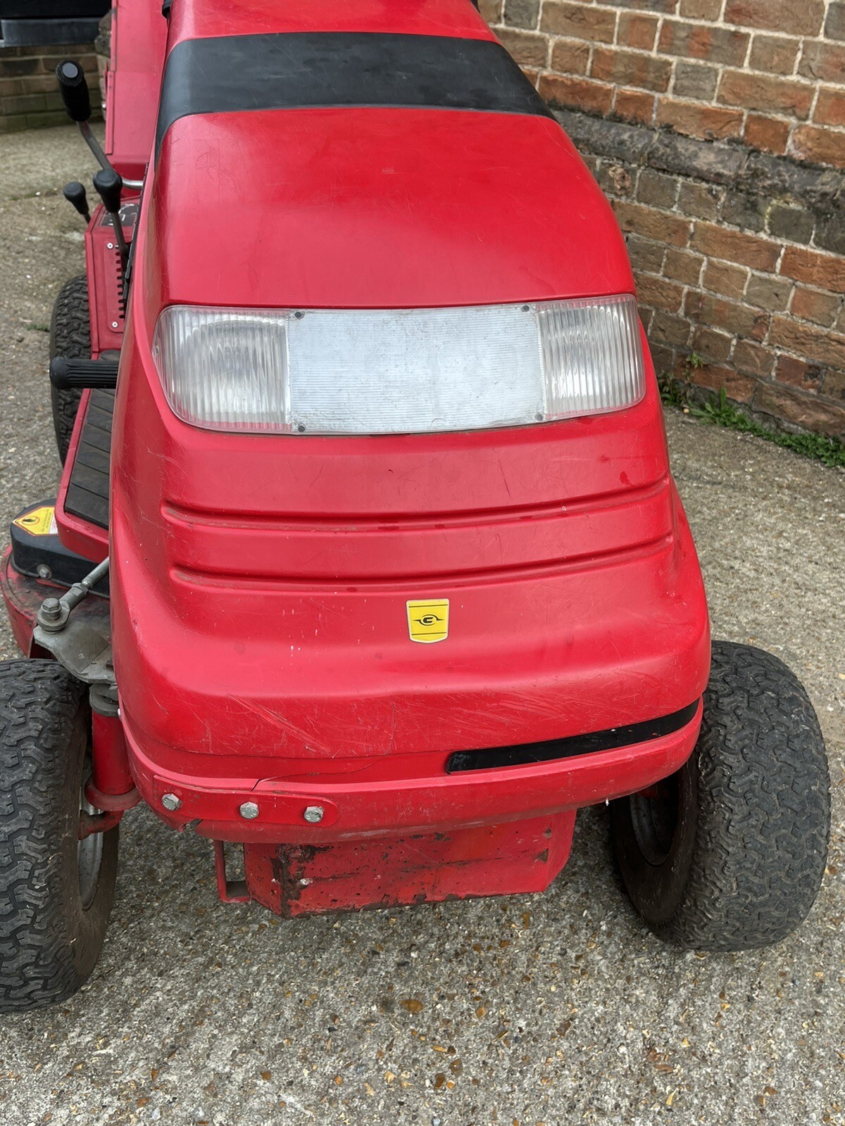 Countax C400 Ride On Mower **Spares or Repairs** sit on lawn garden