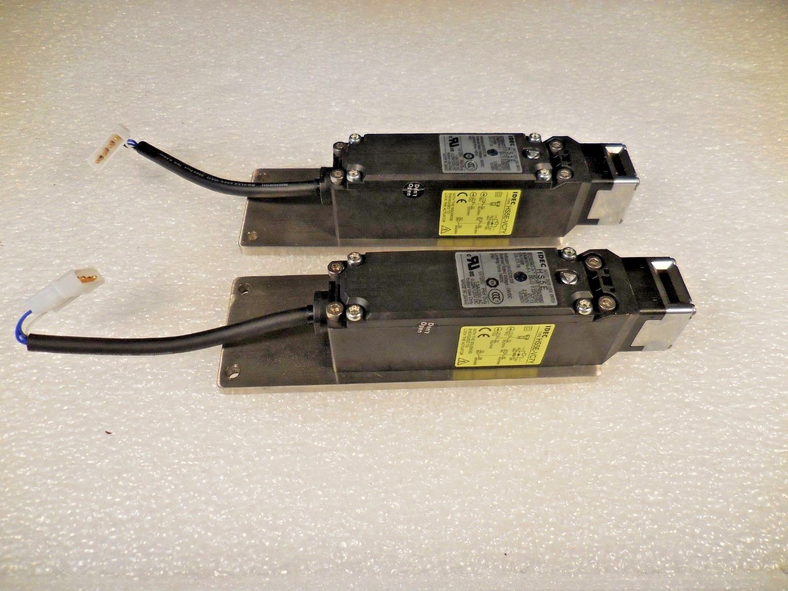 IDEC HS5EVC7Y Safety Door Lock Switch (24VDC 0.3W 1400N Lock Force