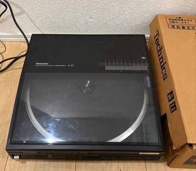 Technics Quartz Direct Drive Automatic Turntable System (SL-J2