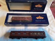 PAIR OF HORNBY OO GAUGE R453 MR Maroon CLERESTORY BRAKE COACHES #1490 