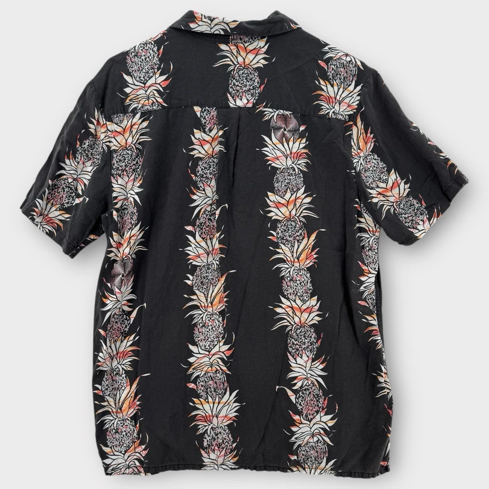 Volcom Shirt Mens Medium Classic Fit Hawaiian Pineapple SS Black Viscose Aloha - Image 2 of 4