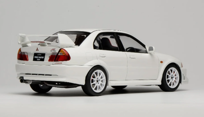 1/18 MotorHelix Mitsubishi Lancer Evolution IV Scotia White | eBay