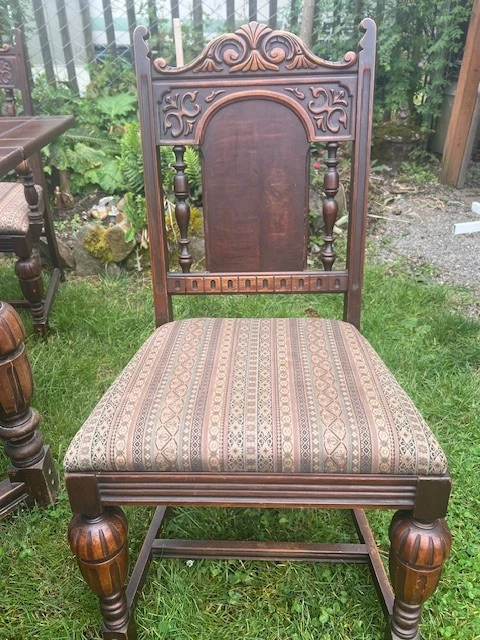 Antique Jacobean revival Dinning table with 6 matching chaires circa 1920/30 - Image 3 of 4