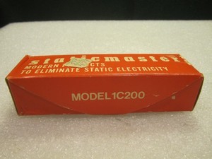 VINTAGE STATICMASTER BRUSH 1C200 1 INCH NUCLEAR PRODUCTS IN ORIGINAL BOX W/ PAPR