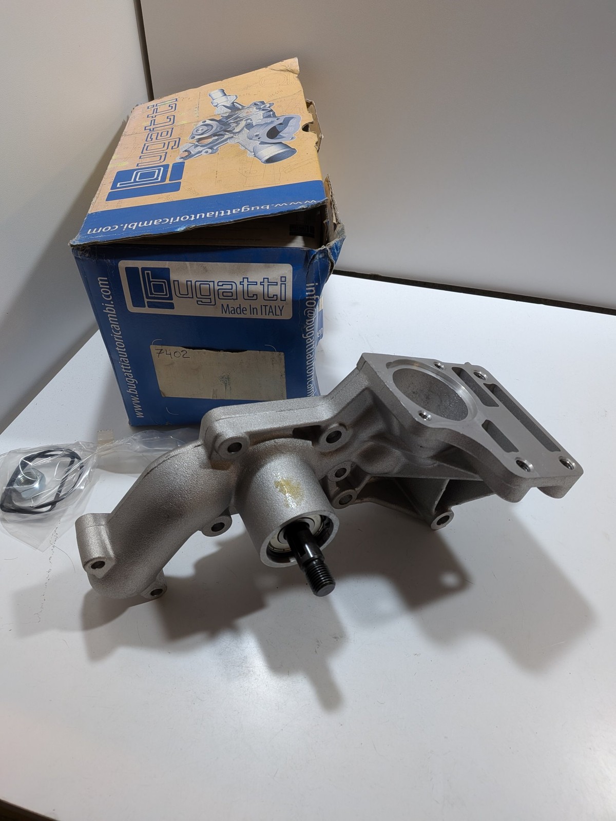 Pompe à eau Citroën C25 et Peugeot J5 moteurs 1.8 et 2.0 litres