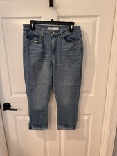 Signature By Levi Strauss  Co. Womens Denim Blue Mid Rise Capri Jeans Size 8