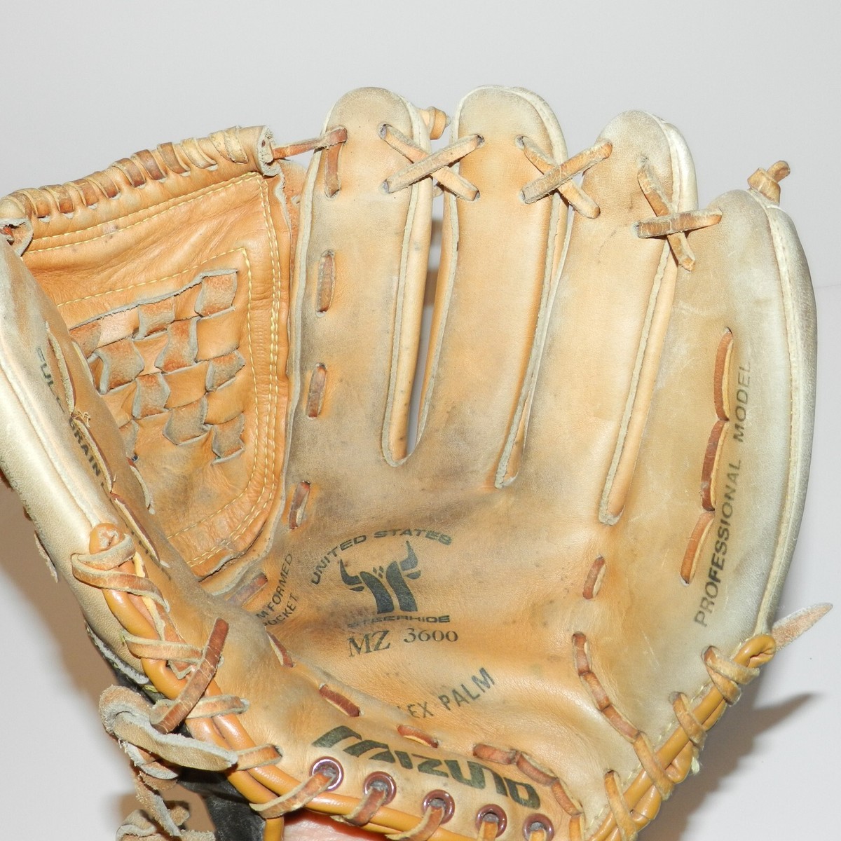 グローブ MIZUNO MZ3600 Mizuno MZ3600 Professional Model Max Flex Baseball Glove