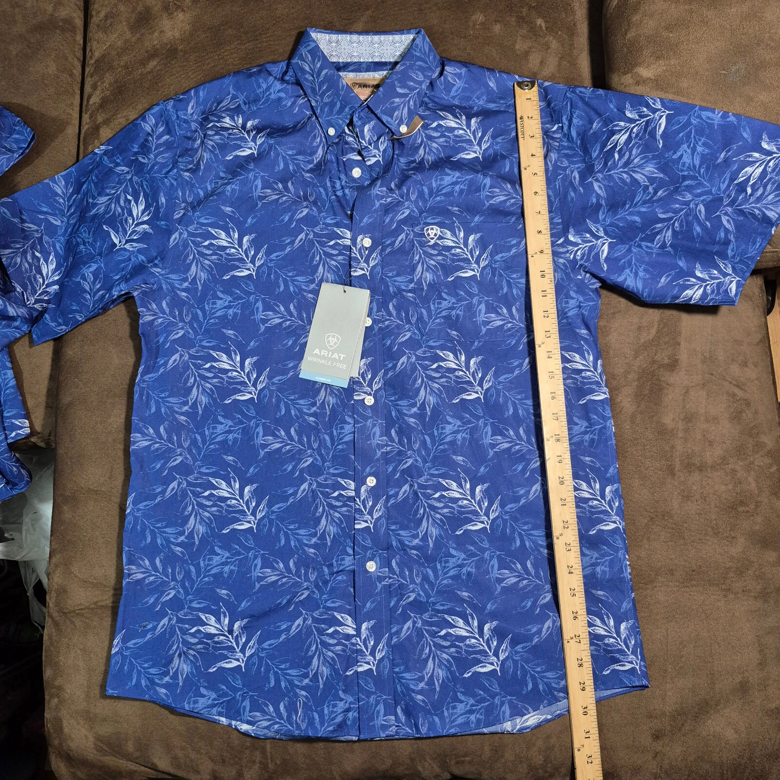 ARIAT NORMAN BUTTON SHIRT WRINKLE FREE HAWIIAN FLORAL ALL OVER PRINT LARGE
Opens in a new window or