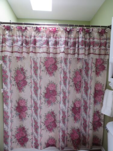 Rideau de douche victorien avec valance et crochets assortis violet et lavande - Photo 1 sur 8