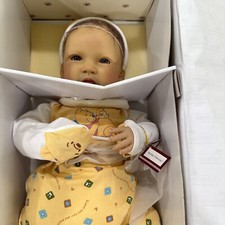 So Truly Real Baby Doll Baby Christy di Ashton-Drake 21" Winnie the Pooh
