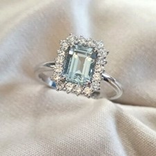 18K Weißgold Natürlicher Smaragdschliff Aquamarin Und Diamanten Damen Ehering