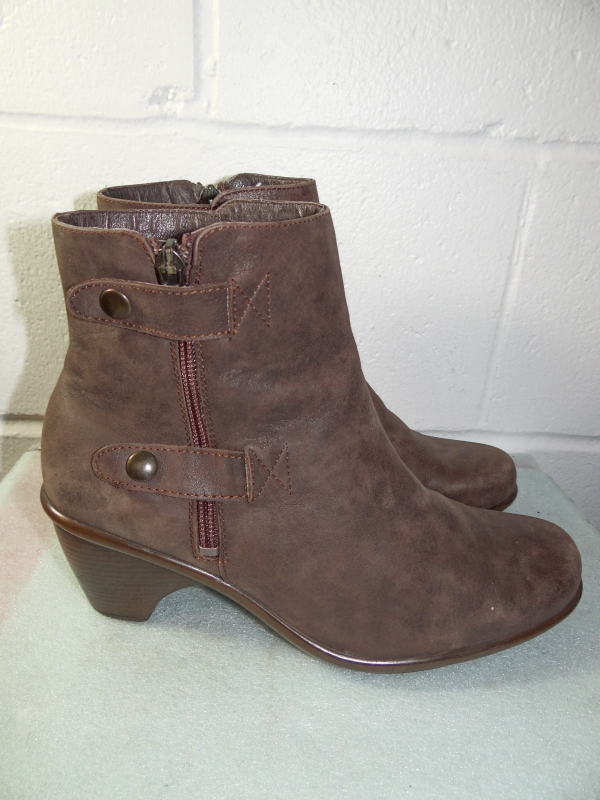 Dansko Brown Leather Ankle Boot Women Size 39 / 9M Made in PORTUGAL Dansko Brown Leather Ankle Boot Women Size 39 / 9M Made in PORTUGAL
