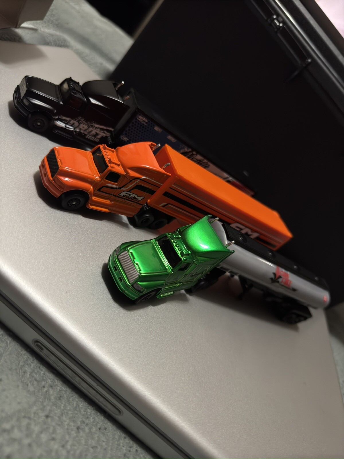 1/97 Scale 1990 Ford Aeromax Semi Trucks & Trailers! - Maisto 1:97 Scale NEW.-image