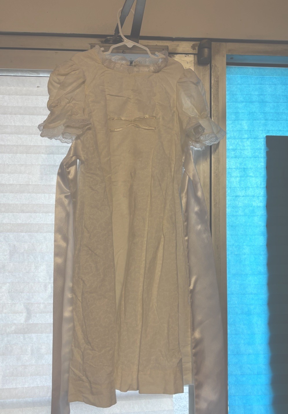 Vestido blanco vintage años 80, faja de satén, encaje para niñas jóvenes hecho a mano