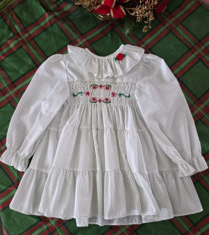 Vintage Baby Disney Winnie Puuh gesmoktes Weihnachtskleid 2T grün gepunktet