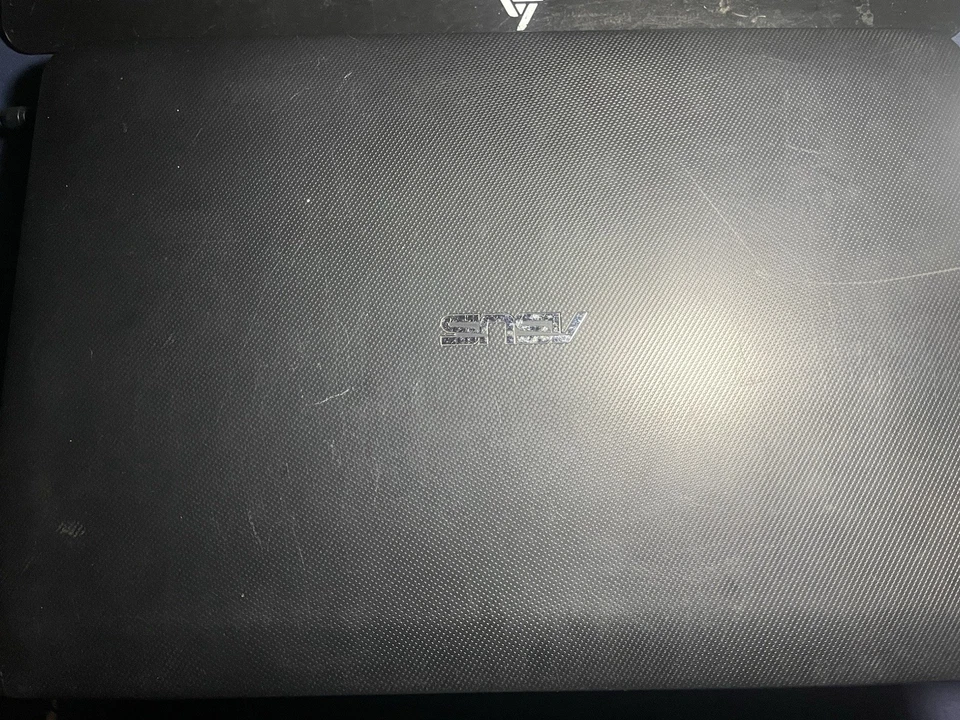 Pc Notebook Asus F554L Intel i3-5010U GTX920M 1gb ram 8gb ssd 120gb windows 10 - Immagine 3 di 4