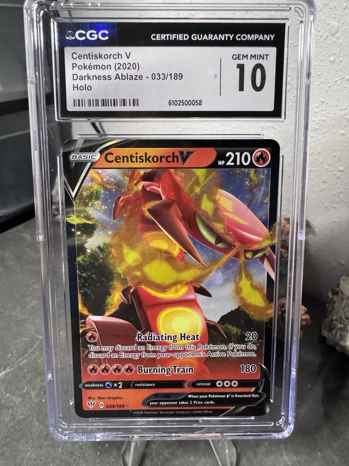 2020 Pokemon Sword and Shield Darkness Ablaze Centiskorch V #33 CGC 10