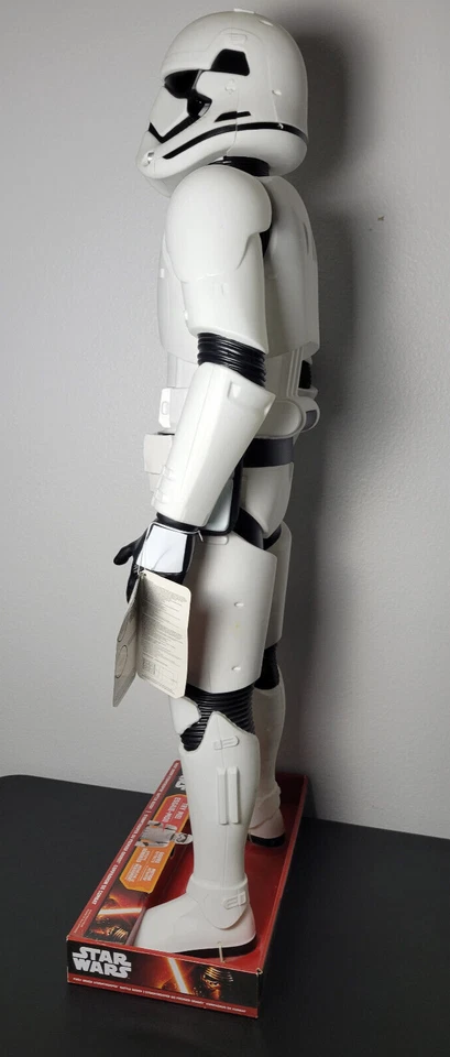 Jakks Big-Figs Colossal Star Wars Episodio VII 48.5" First Order Stormtrooper Foto 4 de 4
