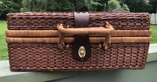 Picnic Basket / Enjoy the Adventure with this lovely Rattan Case 