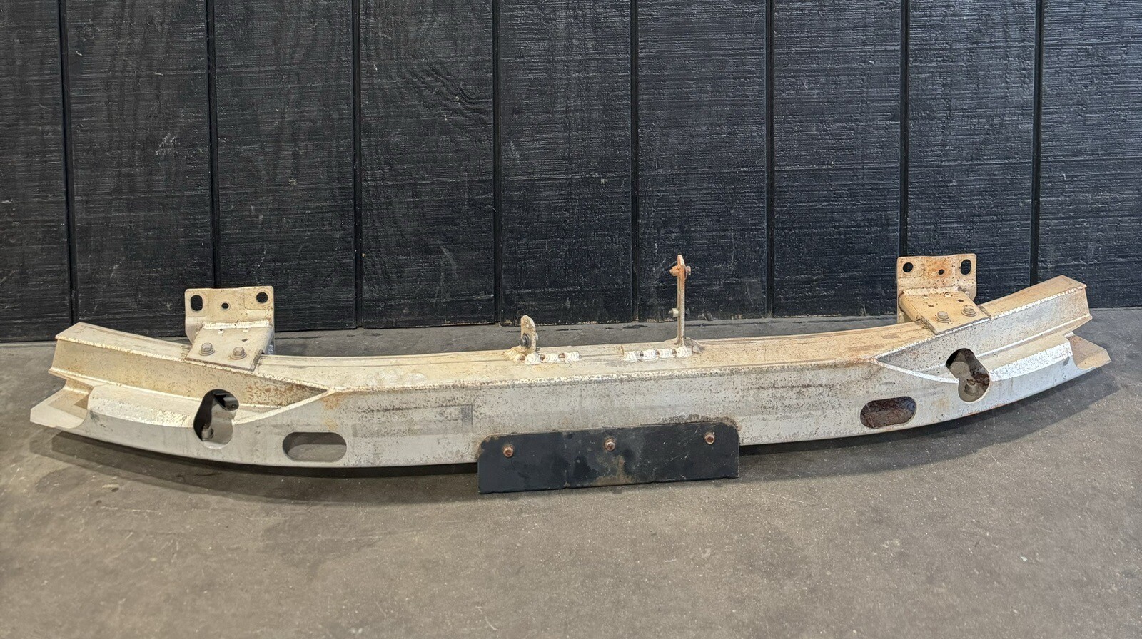 20142016 HYUNDAI EQUUS FRONT BUMPER REINFORCEMENT OEM eBay