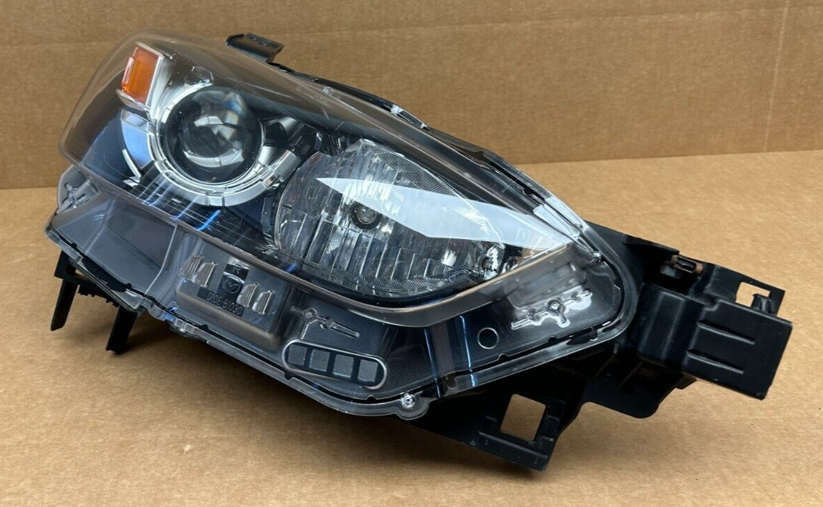 松 2016-2021 MAZDA CX-3 FRONT RIGHT PASSENGER SIDE HALOGEN HEADLIGHT