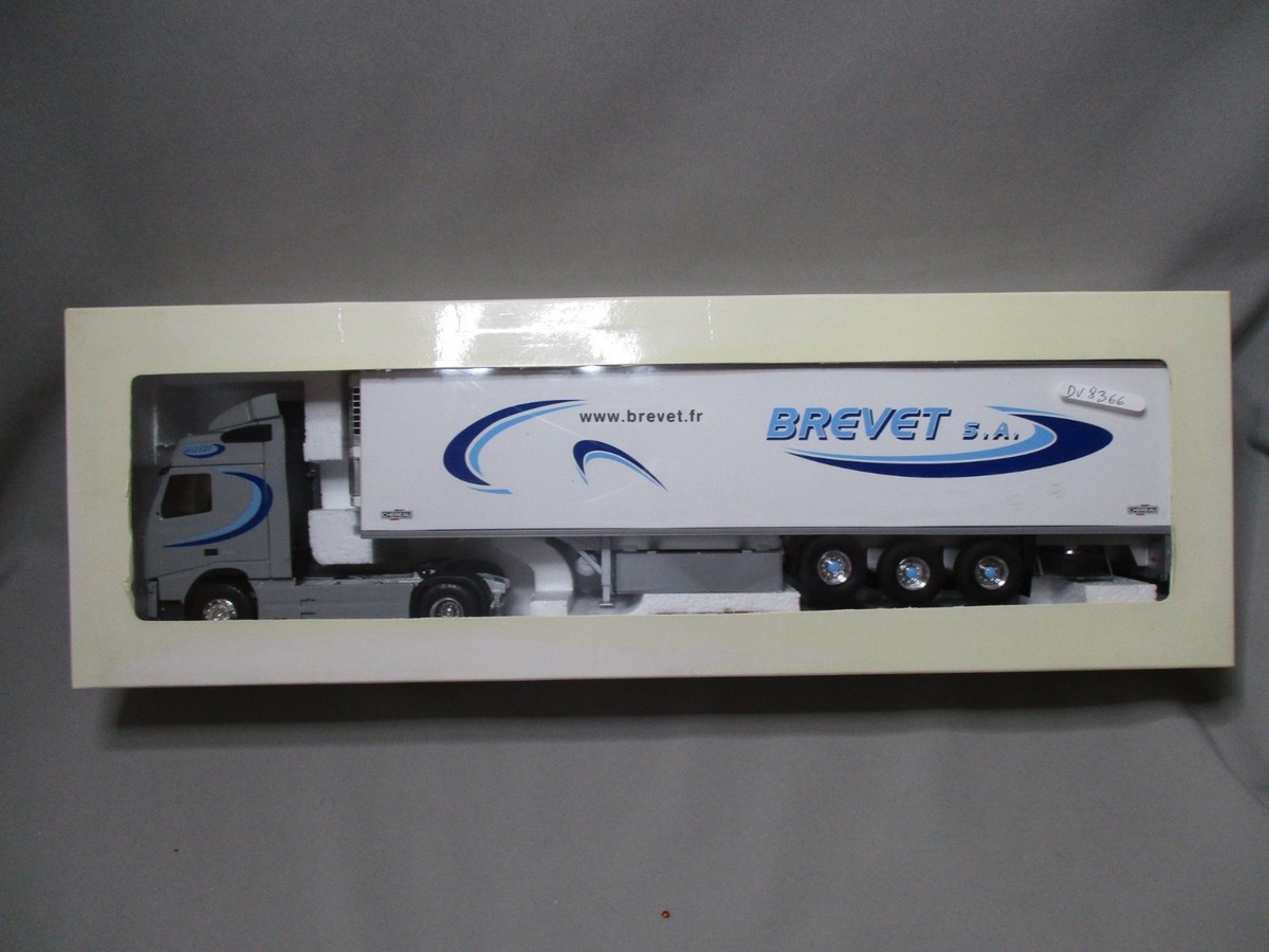 VOLVO FH 2020 REMORQUE CHEREAU TRANSPORTS FRIGORIFIQUE DU POITOU ELIGOR 1/43 Réf 117603 - La Boutique D'ALAIN