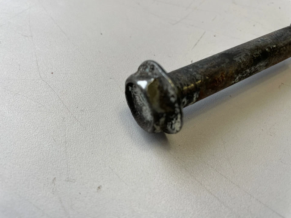 Yamaha FJ1200 (1XJ) 1986-1987 Strut Bolt Top 901051025000 - Image 3 of 3