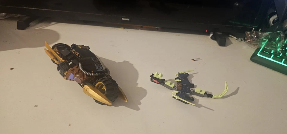 LEGO Ninjago 70733 Blaster Bike, photo 1 of 3