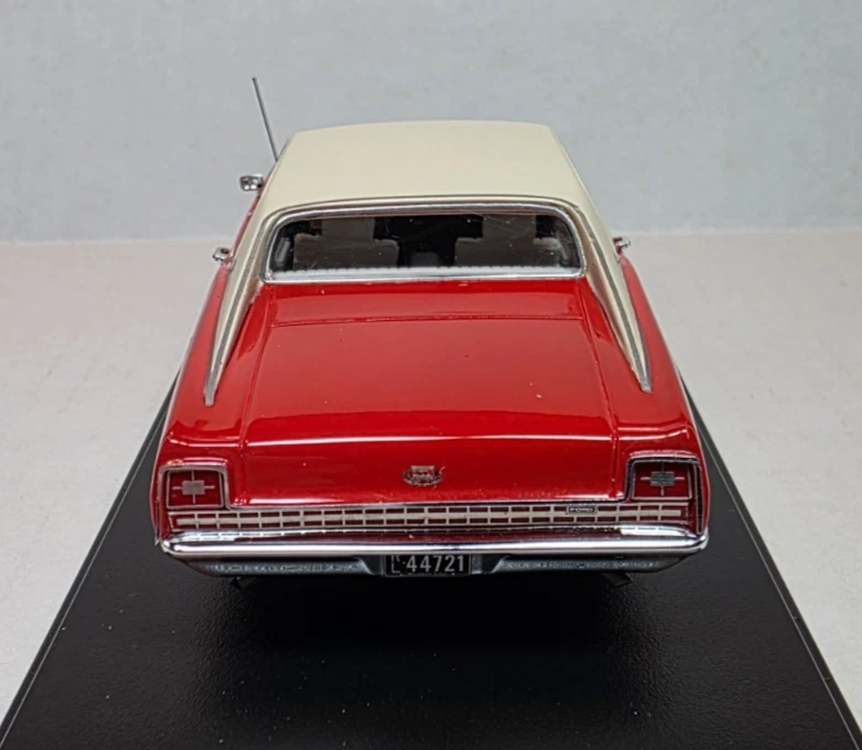 Neo Scale Models 1:43 1969 Ford XL SportsRoof Candy Apple Red/White Top/Stripes! - Image 4 of 4