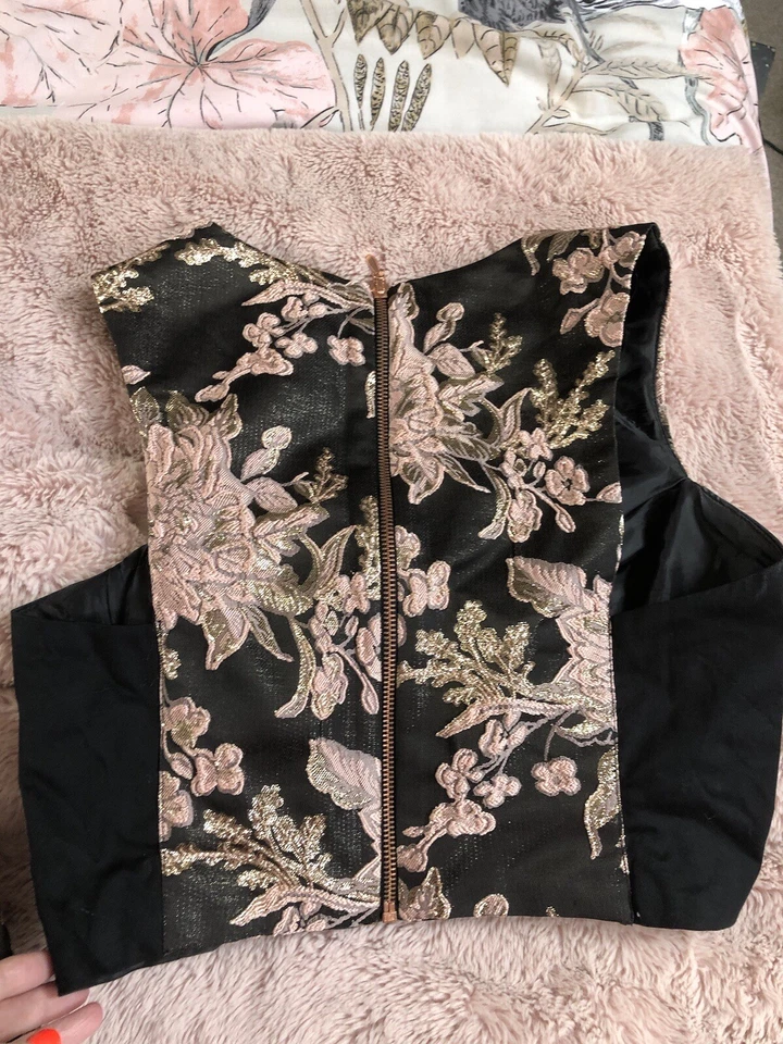 Conjunto de falda y top de traje de boda Foto 4 de 4