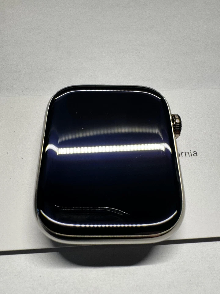 Apple Watch Series 7 en acier inoxydable doré - Photo 3/4