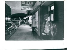 1981 Bunker Hill Company Town Mine Closes Business Liberty Builliards Photo 8X10