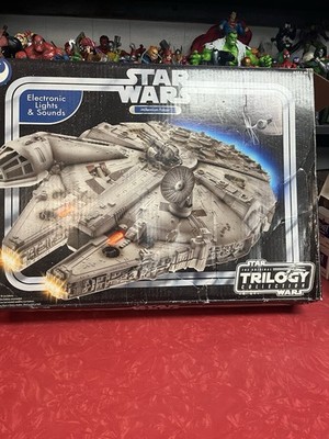 Star Wars Millennium Falcon The Original Trilogy Collection Hasbro (2004) Works
