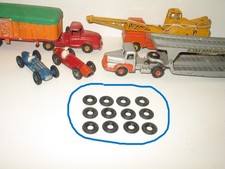 D05, DINKY X 12 pneus bande RONDE voiture course, willéme, boilot.. 21/8