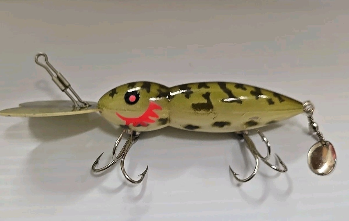 VINTAGE WHOPPER STOPPER HELLBENDER MUSKIE FISHING LURE FROG