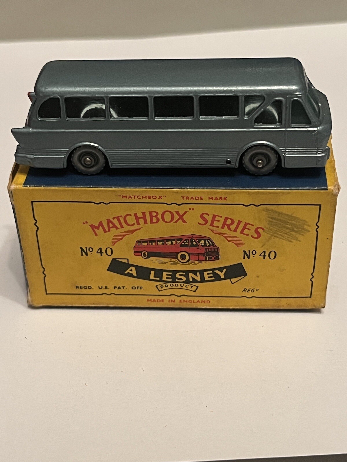 Matchbox 40b, Leyland Tiger Coach - Free Price Guide & Review