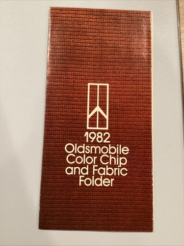 1982 Oldsmobile Color Chip And Fabric Folder Car Auto Salesman Dealer Brochure