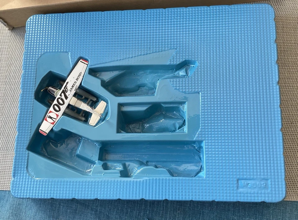 MATCHBOX JAMES BOND LICENCE TO KILL COFFRET SCALE 1/64 - Photo 2/4