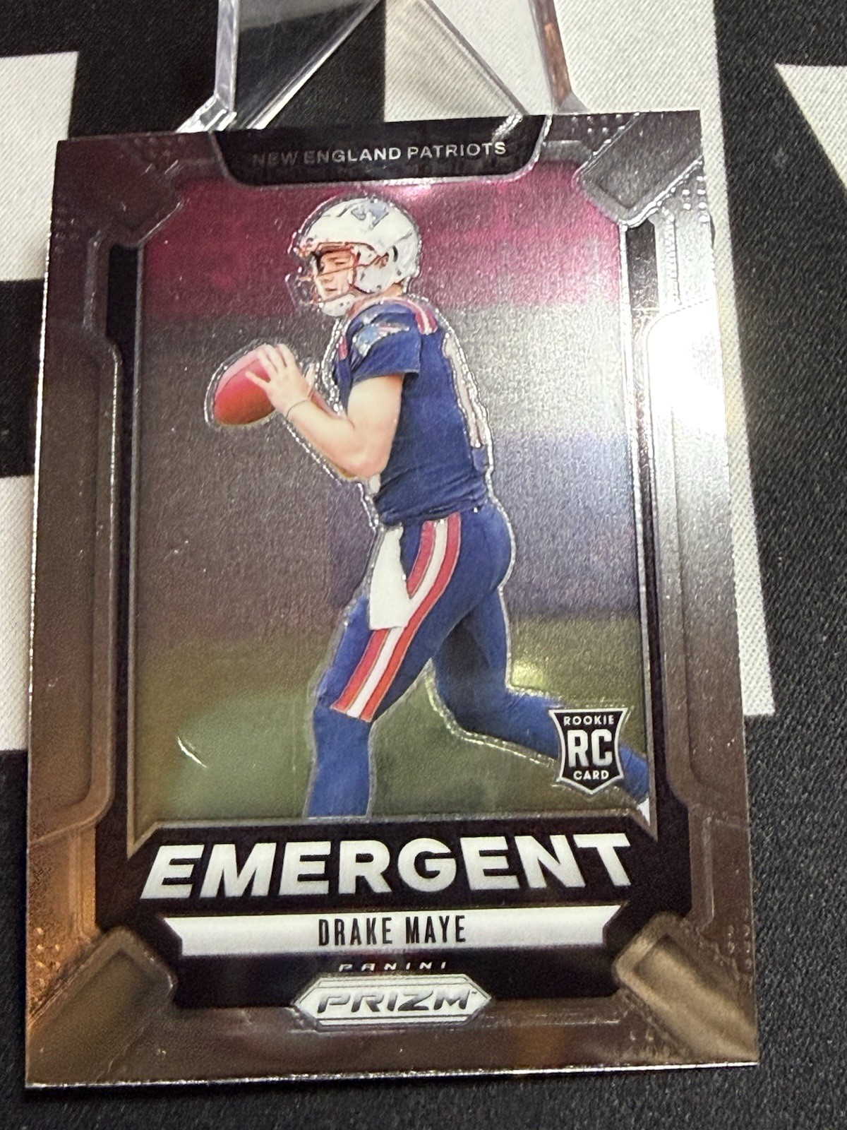 2024 Prizm NFL Emergent Drake Maye (RC) New England Patriots Football chk Desc.