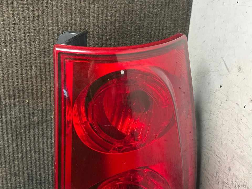 Fits 2007-2011 GMC Yukon XL 1500 Right Tail Light OEM:25975976 Foto 4 de 4