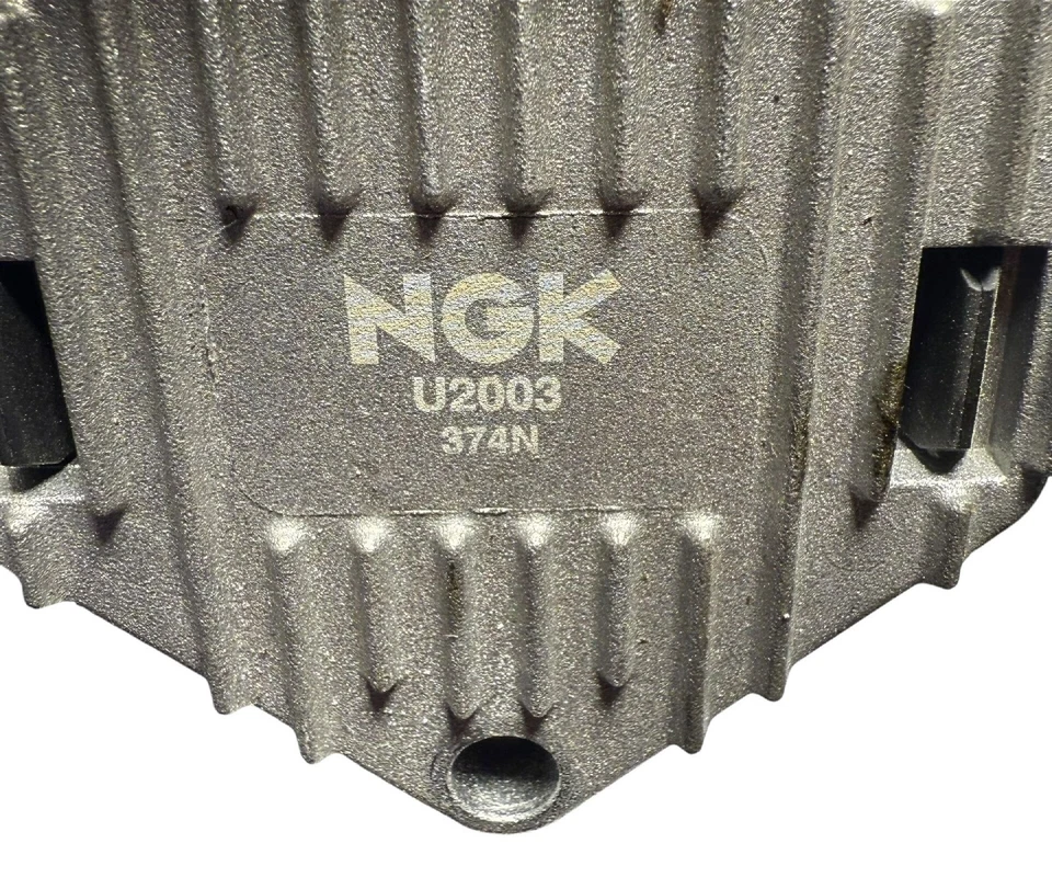 Ignition coil 032905106A VW Golf 1.2 TSI Bluemotion Technology DSG year 2010 1197 CCM - Image 2 of 3