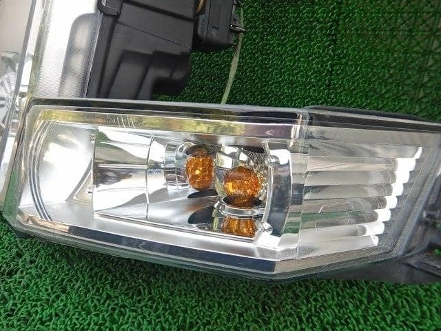 Faro izquierdo Chrysler Jeep Commander 2006 55157207AE [usado] [PA65994780] Foto 3 de 4