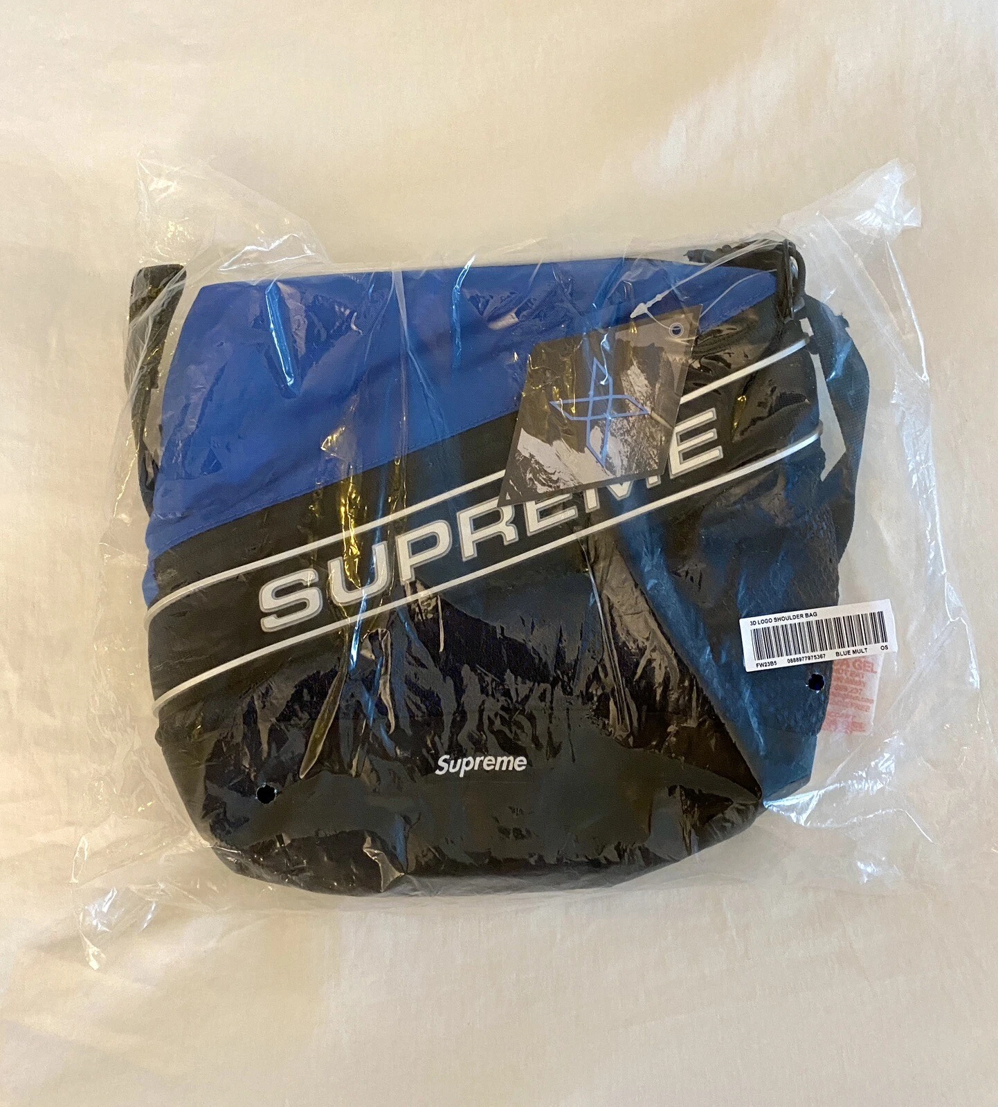 SAC messager épaule logo Supreme® 3D résistant à l'eau bleu flambant neuf FW23