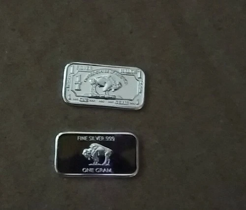 2- Buffalo 1 Gram .999 Fine Pure Silver Bars Great gifts or collectible! GR G