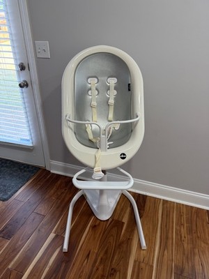 Mima Moon Highchair Converts to regular chair w/newborn curdle
