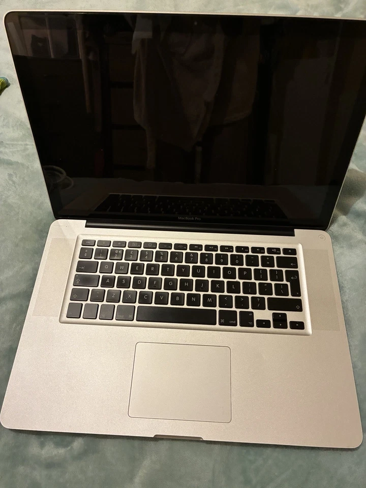 Apple MacBook Pro 15" 2011 · i7 · 4GB · 500GB, photo 4 of 5