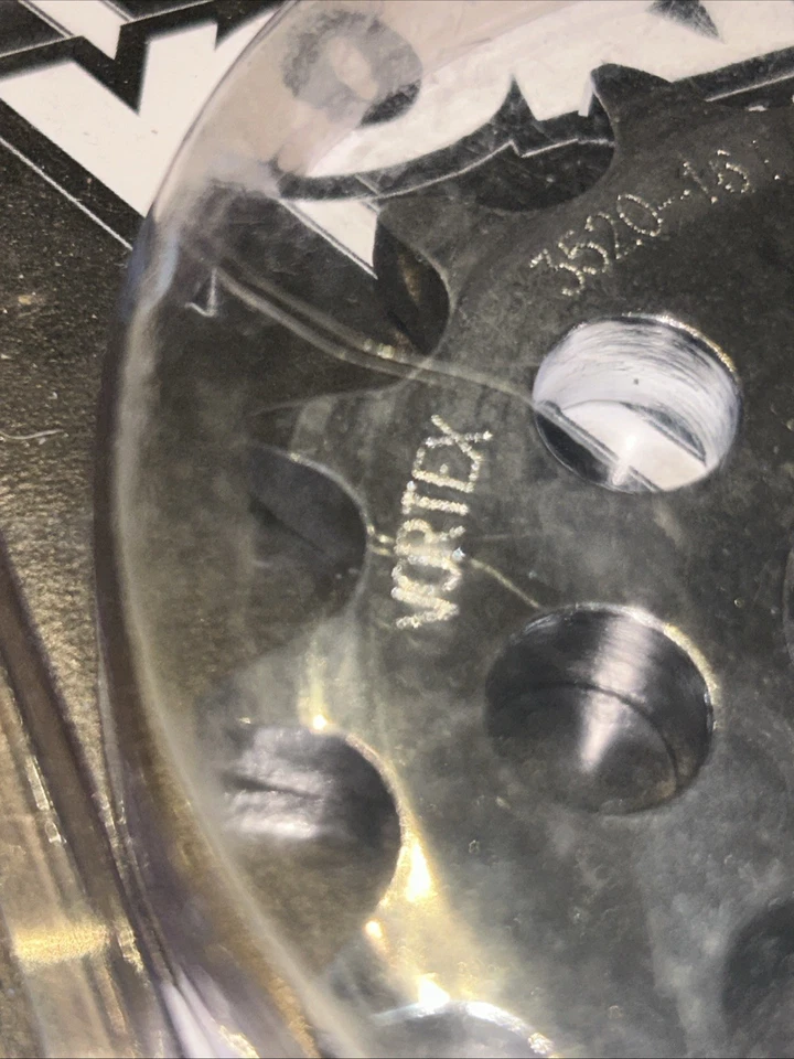 Piñón delantero Vortex 3520-16 CS acero 16T-530 para Suzuki Hayabusa Foto 3 de 4