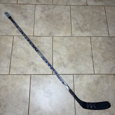Easton Synergy Elite NHL SE Grip 100 Flex Perrin LH Hockey Stick Signed