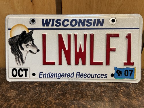 Wisconsin Endangered Resources Wolf Nummernschild roter Text 2000er State Lone Wolf